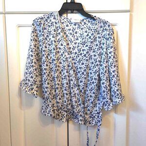 Sienna Sky Blue/White Floral Women's Blouse, Size Medium